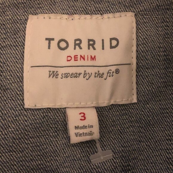 TORRID Jean Jacket Women's Size 3XL Blue Denim Round Neckline Pockets - Picture 4 of 10
